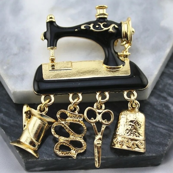 Jewelry - Black Gold Sewing Machine Charm Brooch